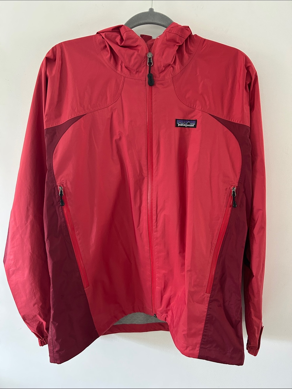 Patagonia Rain Shadow Jacket Women's Two-Tone Red Size Large Hooded Like New